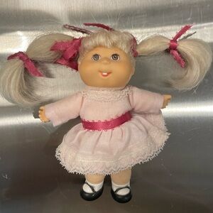 Mini cabbage patch doll vintage blonde girl baby pink dress 1995 Xavier Roberts